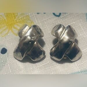 Premier USA Brand Silver Knot Earrings Pierced w backs